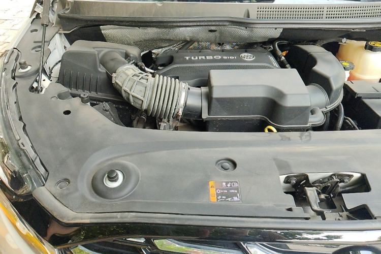 Used Buick GL8 2023 ES Lu Zun Deluxe Model Engine Bay Right