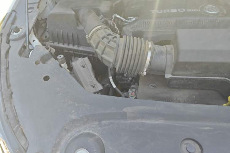 Used Buick GL8 2023 ES Lu Zun Deluxe and Yue Edition Engine Bay Right