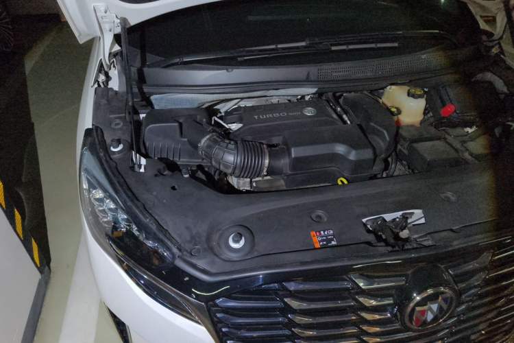 Used Buick GL8 2023 ES Lu Zun Deluxe and Yue Edition Engine Bay Right