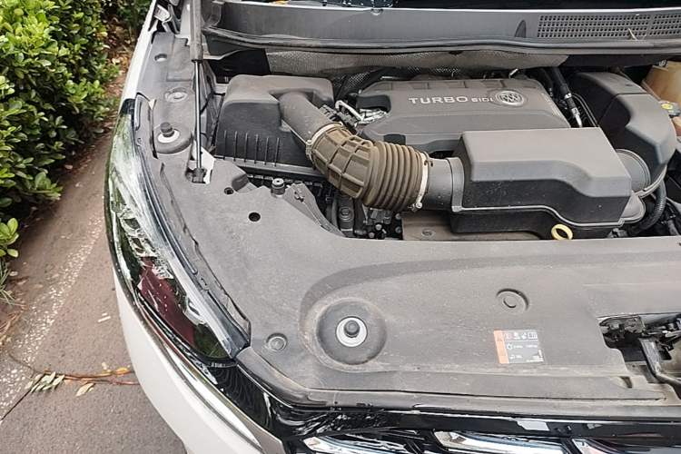 Used Buick GL8 2023 ES Lu Zun Comfort Model Engine Bay Right