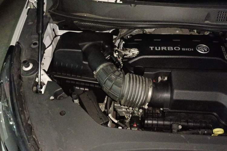 Used Buick GL8 2023 ES Lu Zun Deluxe Model Engine Bay Right