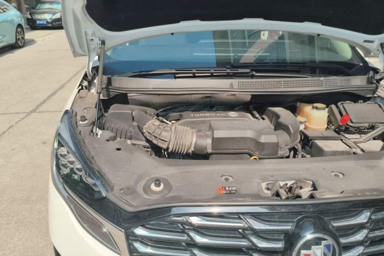 Used Buick GL8 2023 ES Lu Zun Flagship Model Engine Bay Right