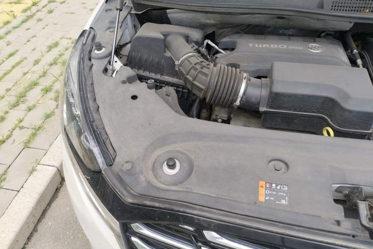 Used Buick GL8 2023 ES Lu Zun Luxury Model Engine Bay Right