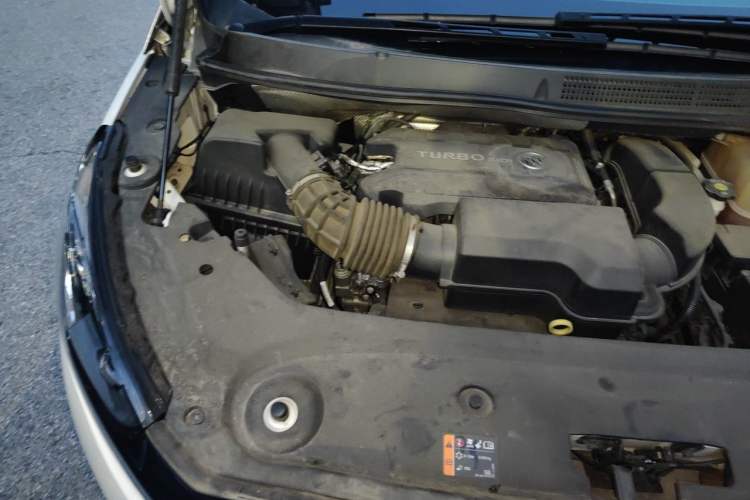 Used Buick GL8 2023 ES Lu Zun Luxury Model Engine Bay Right
