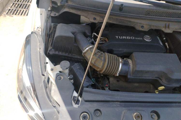 Used Buick GL8 2023 Facelifted Land Cruiser Executive Luxury Version Engine Bay Right