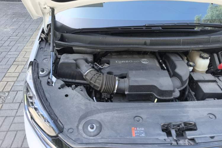 Used Buick GL8 2023 ES Lu Zun Luxury Model Engine Bay Right