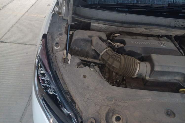 Used Buick GL8 2023 ES Lu Zun Comfort Model Engine Bay Right