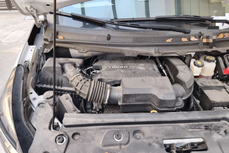 Used Buick GL8 2023 Facelifted Land Cruiser Executive Luxury Version Engine Bay Right