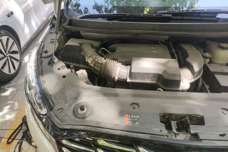 Used Buick GL8 2023 ES Lu Zun Deluxe Model Engine Bay Right