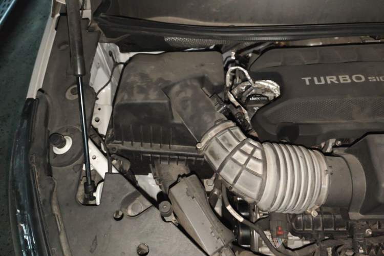 Used Buick GL8 2023 ES Lu Zun Comfort Model Engine Bay Right