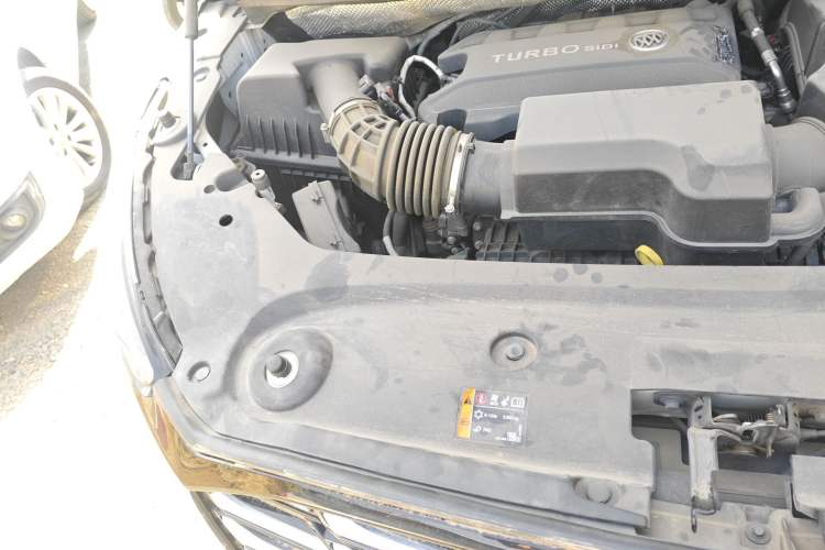 Used Buick GL8 2023 ES Lu Zun Comfort Model Engine Bay Right