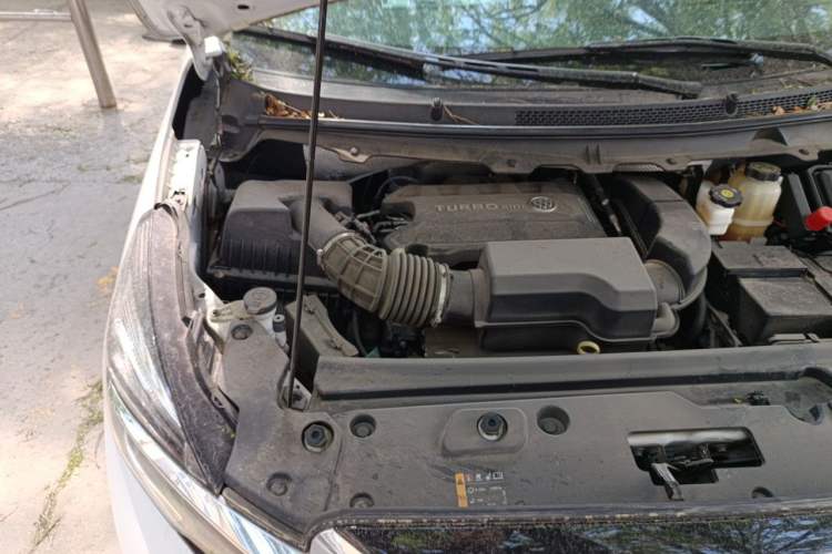 Used Buick GL8 2023 Facelifted Land Cruiser Executive Luxury Version Engine Bay Right