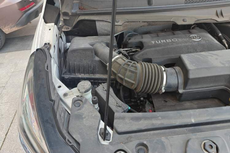 Used Buick GL8 2023 Land Executive Class Comfort Model Engine Bay Right