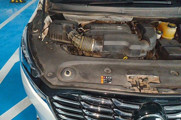 Used Buick GL8 2023 ES Lu Zun Deluxe Model Engine Bay Right