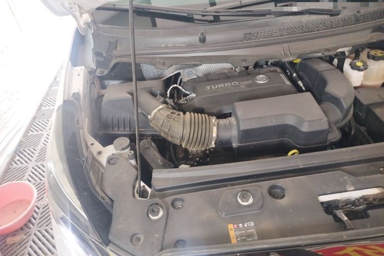 Used Buick GL8 2023 Land Executive Class Comfort Model Engine Bay Right