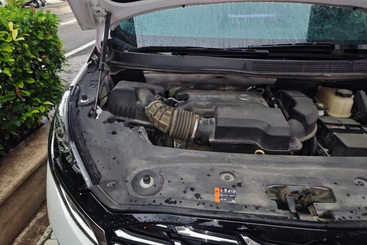 Used Buick GL8 2023 ES Lu Zun Comfort Model Engine Bay Right