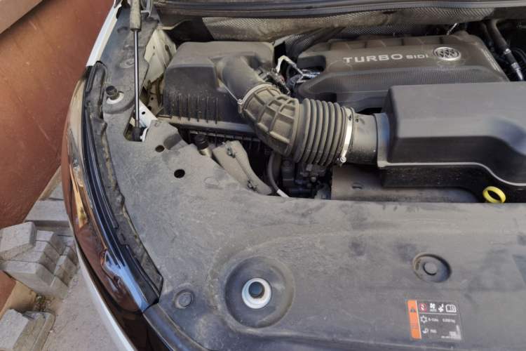 Used Buick GL8 2023 ES Lu Zun Comfort Model Engine Bay Right