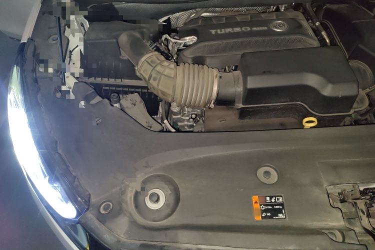Used Buick GL8 2023 ES Lu Zun Comfort Model Engine Bay Right
