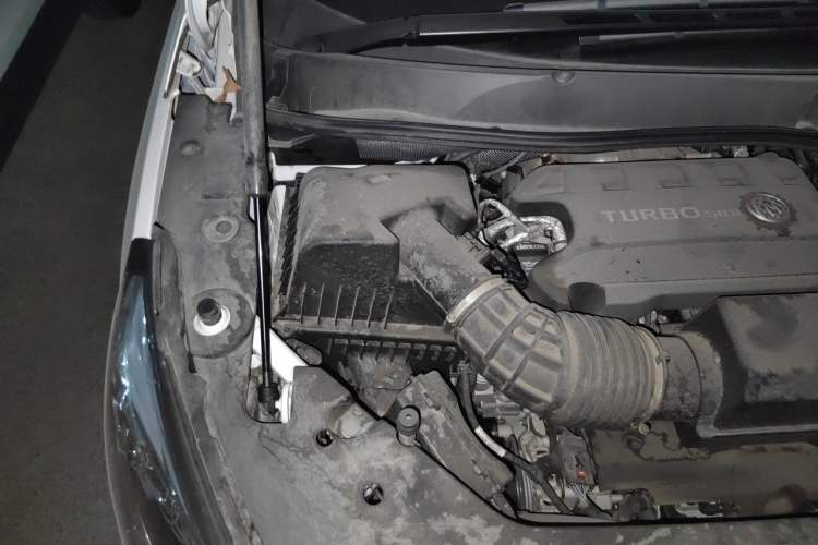 Used Buick GL8 2023 ES Lu Zun Luxury Model Engine Bay Right