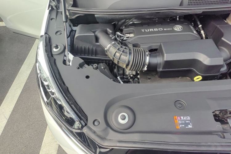 Used Buick GL8 2023 ES Lu Zun Luxury Model Engine Bay Right