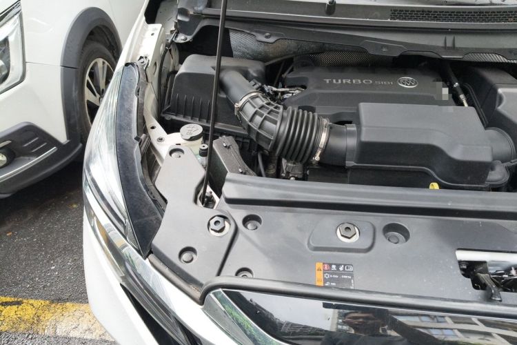 Used Buick GL8 2023 Land Executive Class Comfort Model Engine Bay Right