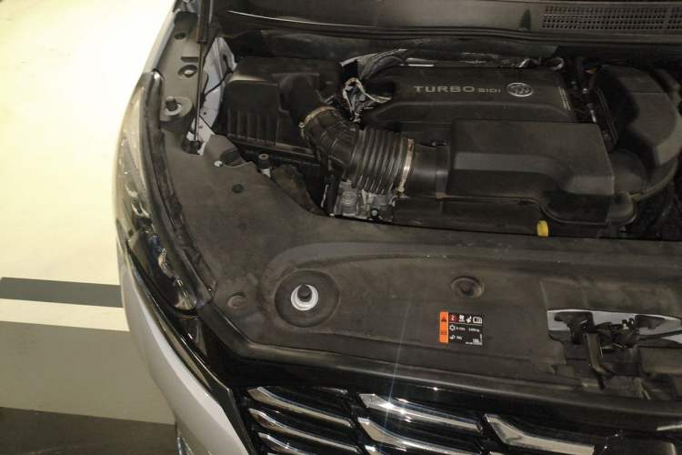 Used Buick GL8 2023 ES Lu Zun Comfort Model Engine Bay Right