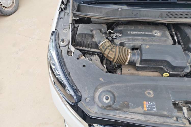 Used Buick GL8 2023 ES Lu Zun Deluxe Model Engine Bay Right