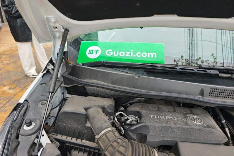 Used Buick GL8 2023 ES Lu Zun Comfort Model Engine Bay Right