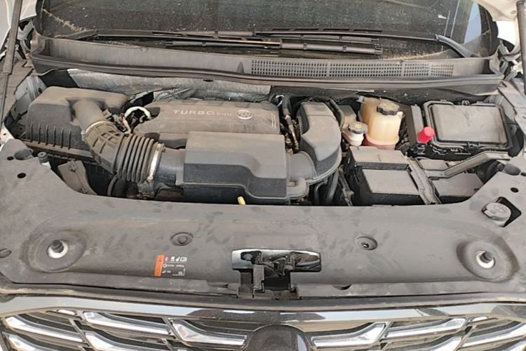 Used Buick GL8 2023 ES Lu Zun Deluxe Model Engine Bay
