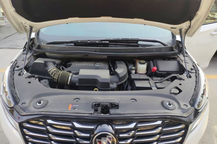 Used Buick GL8 2023 ES Lu Zun Deluxe Model Engine Bay
