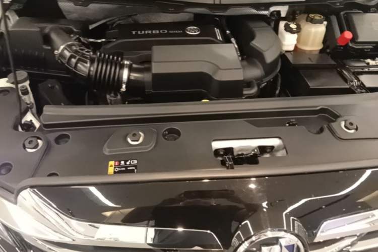 Used Buick GL8 2023 Land Executive Class Comfort Model Engine Bay
