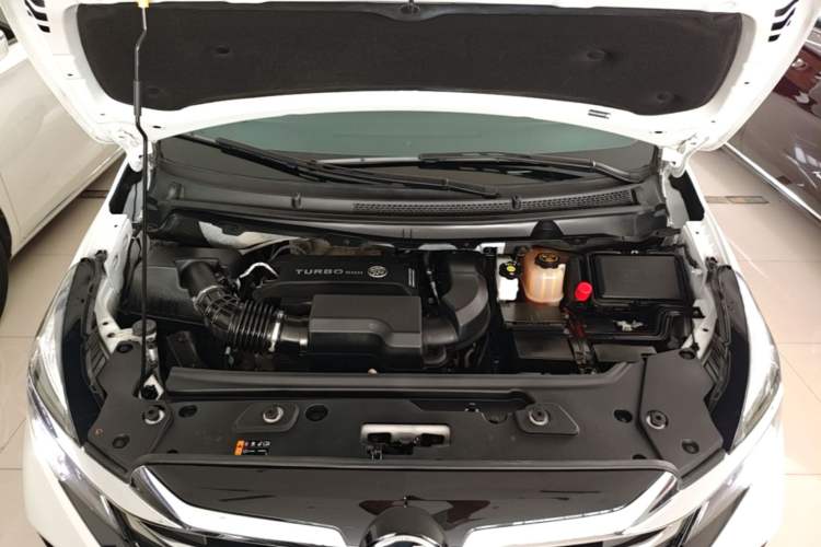Used Buick GL8 2023 Land Executive Class Comfort Model Engine Bay