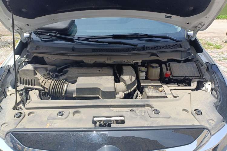 Used Buick GL8 2023 Land Executive Class Comfort Model Engine Bay