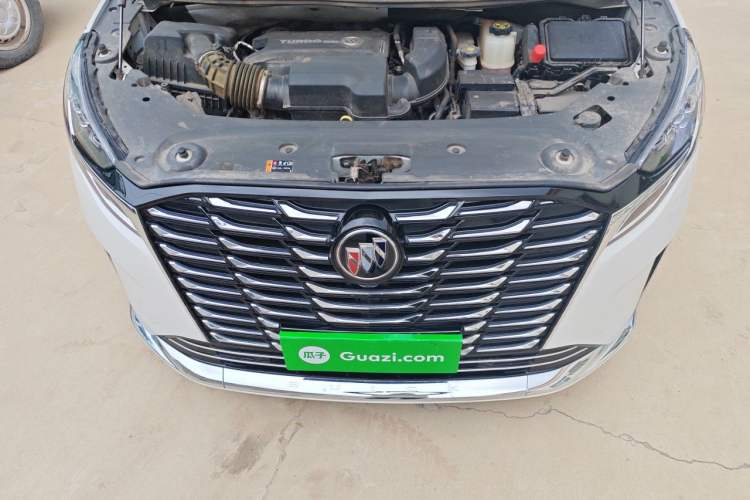 Used Buick GL8 2023 ES Lu Zun Deluxe Model Engine Bay