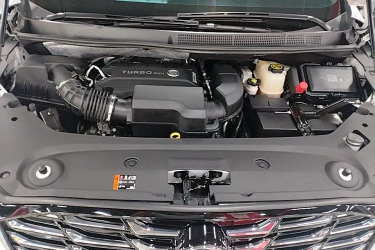 Used Buick GL8 2023 ES Lu Zun Deluxe Model Engine Bay