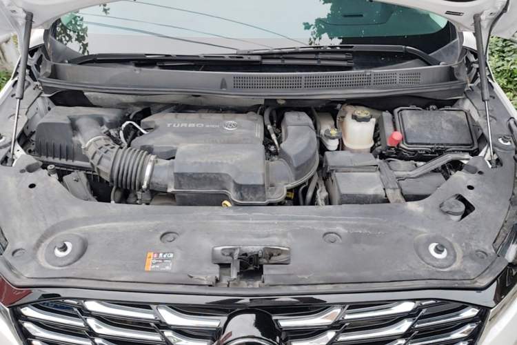 Used Buick GL8 2023 ES Lu Zun Deluxe Model Engine Bay