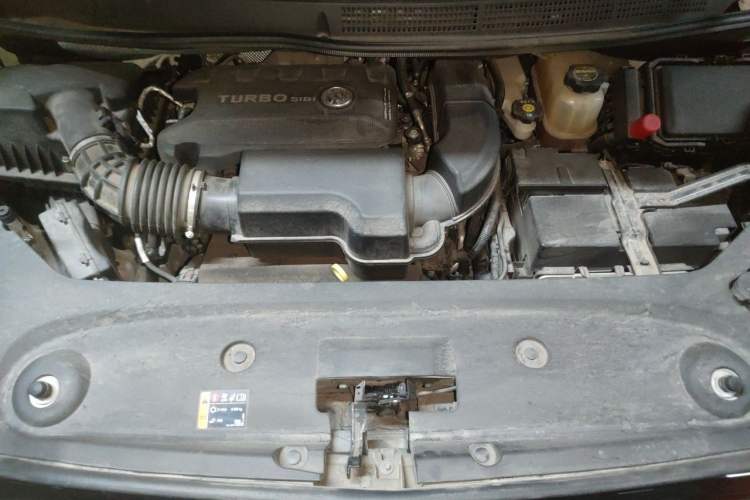 Used Buick GL8 2023 ES Lu Zun Comfort Model Engine Bay