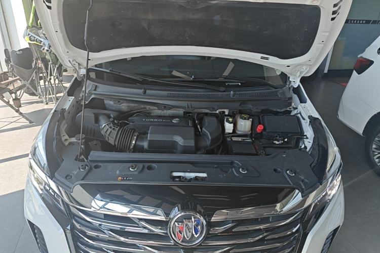 Used Buick GL8 2023 Facelifted Land Cruiser Executive Luxury Version Engine Bay