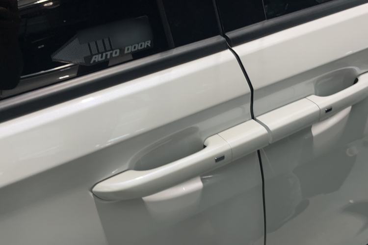 Used Buick GL8 2023 ES Lu Zun Deluxe Model Exterior 10