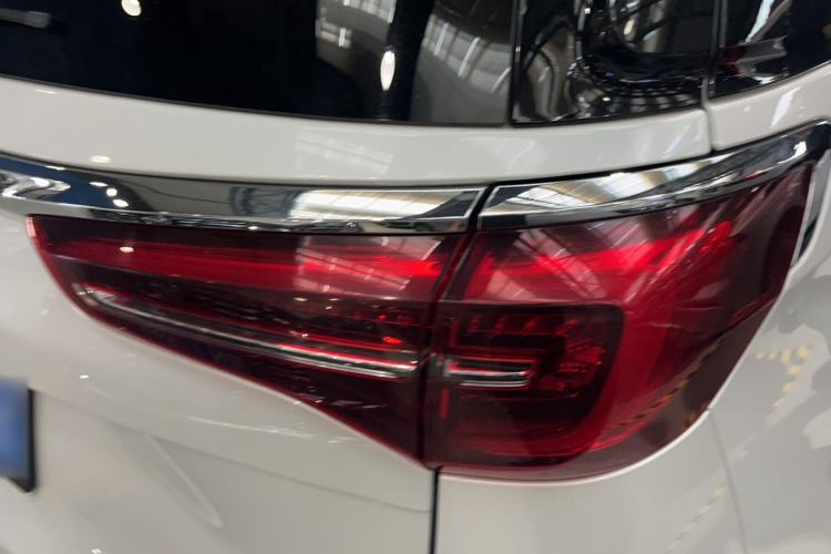 Used Buick GL8 2023 ES Lu Zun Deluxe Model Exterior 12