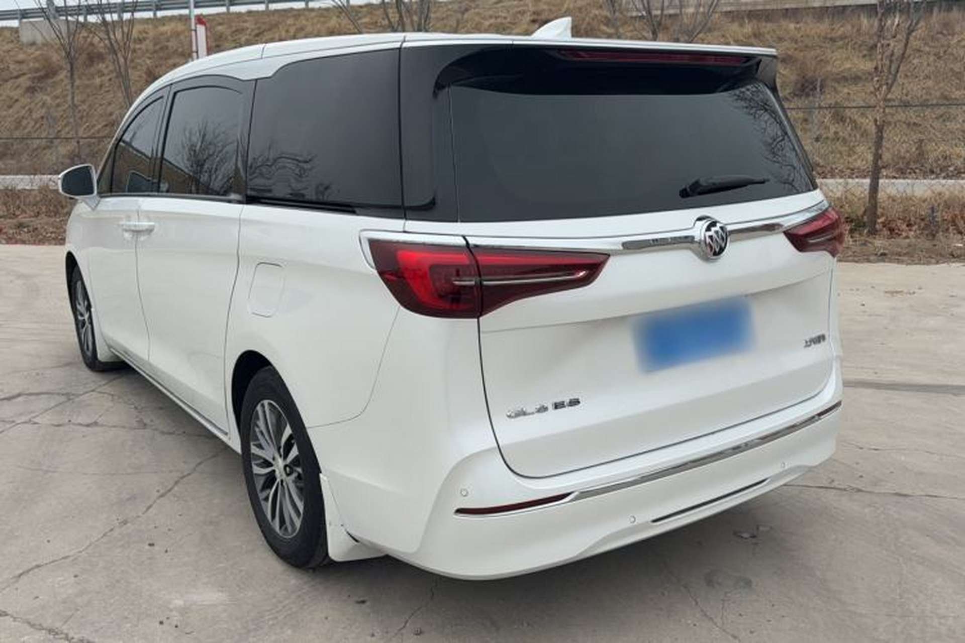 Used Buick GL8 2023 ES Lu Zun Comfort Model Exterior 2
