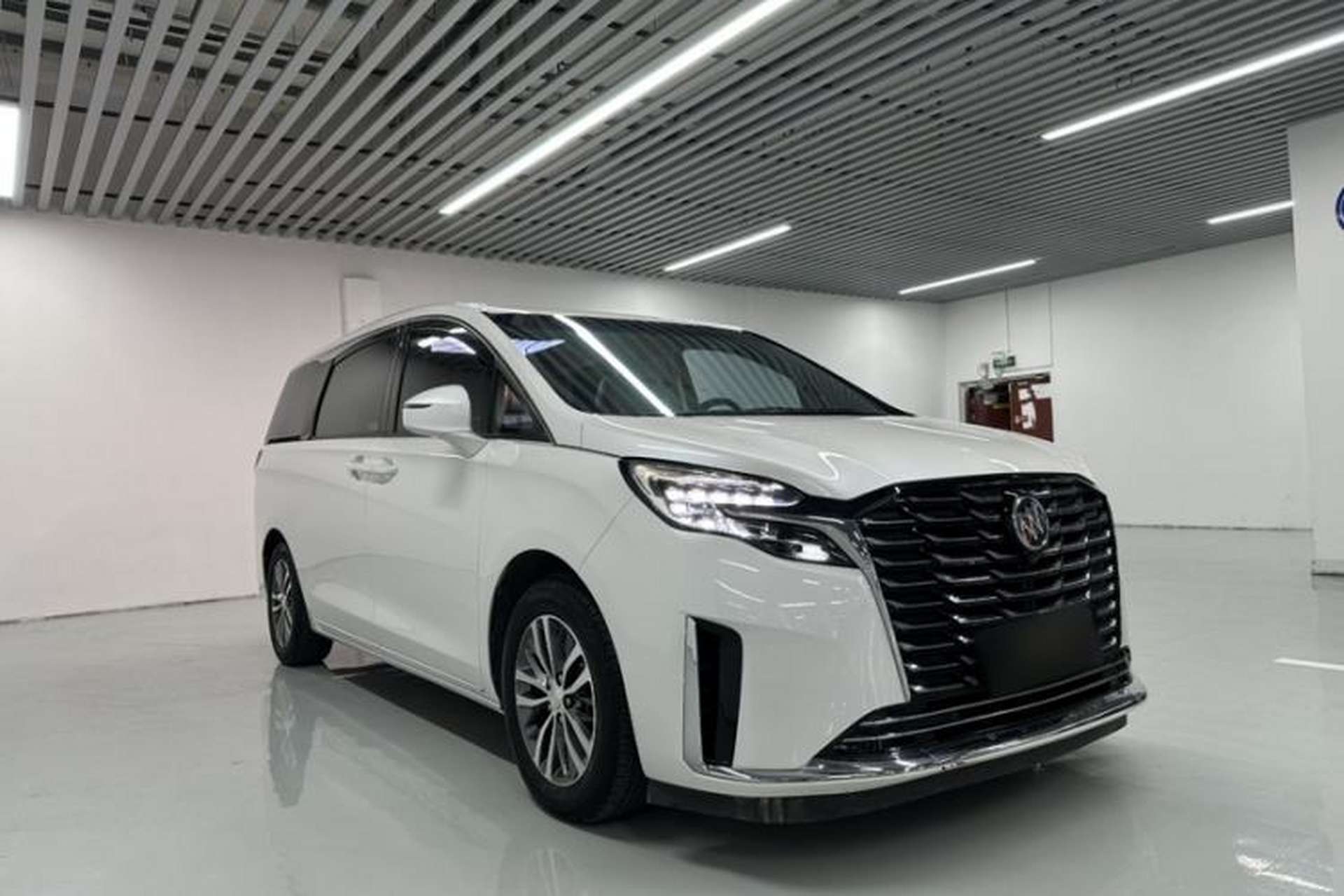 Used Buick GL8 2023 ES Lu Zun Comfort Model Exterior 2