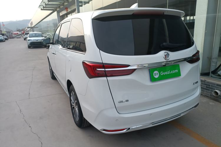 Used Buick GL8 2023 Facelifted Land Cruiser Executive Luxury Version Exterior 2