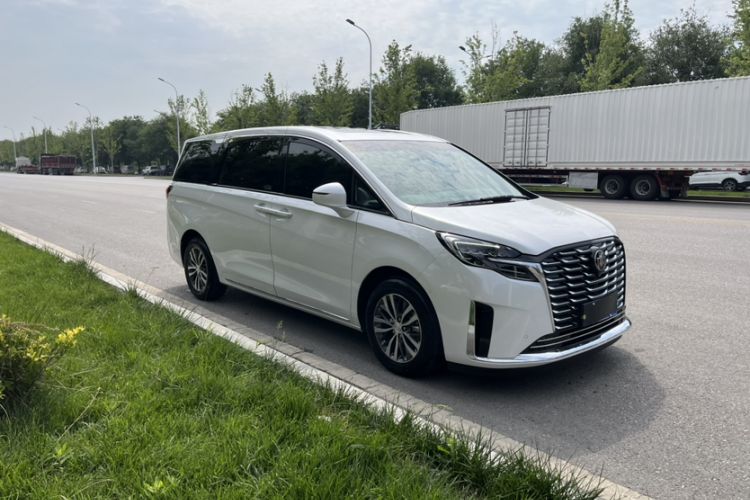 Used Buick GL8 2023 ES Lu Zun Deluxe Model Exterior 2