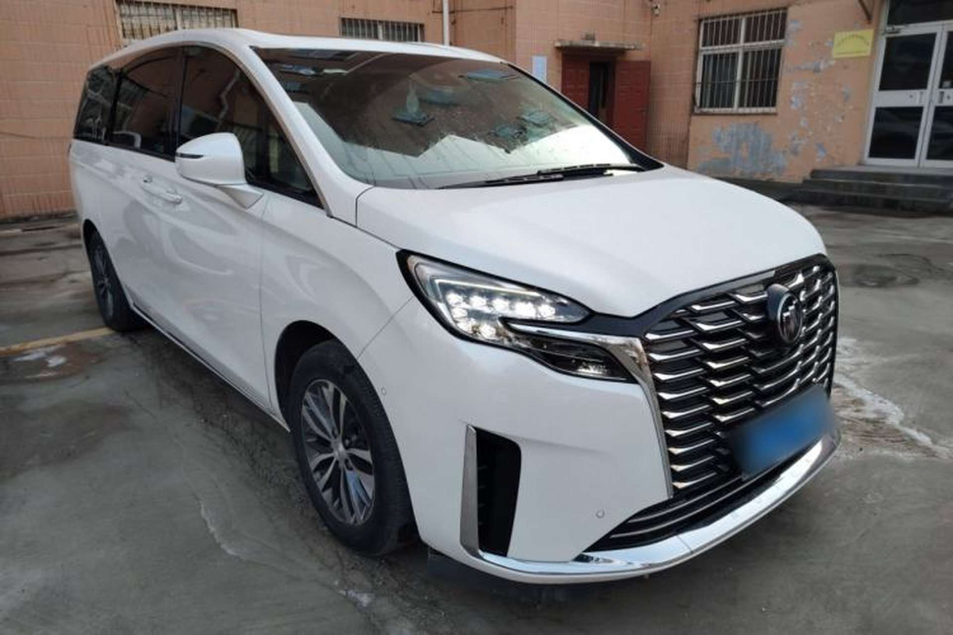 Used Buick GL8 2023 ES Lu Zun Deluxe Model Exterior 2