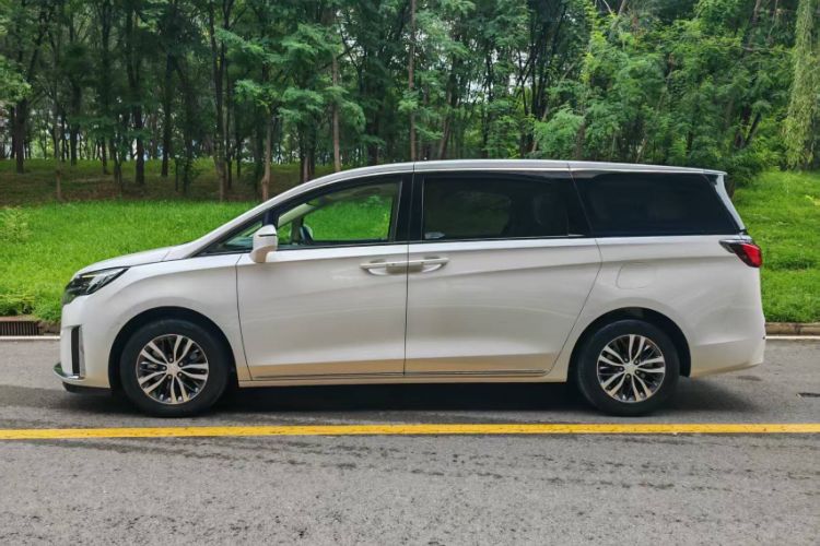 Used Buick GL8 2023 ES Lu Zun Deluxe Model Exterior 2