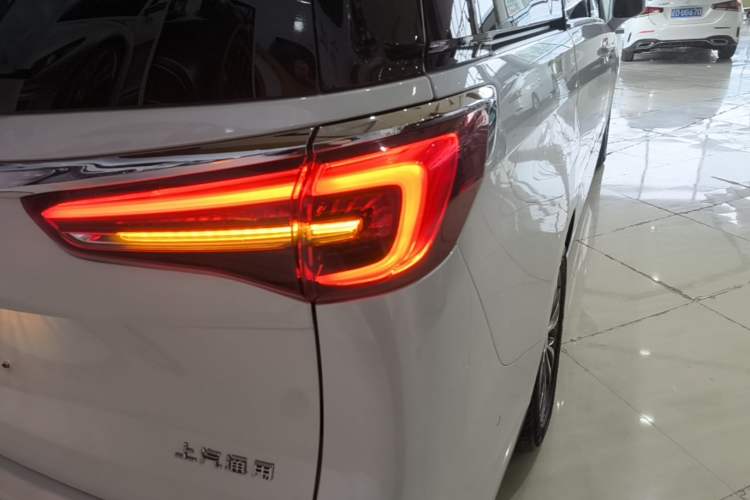 Used Buick GL8 2023 ES Lu Zun Deluxe Model Exterior 3