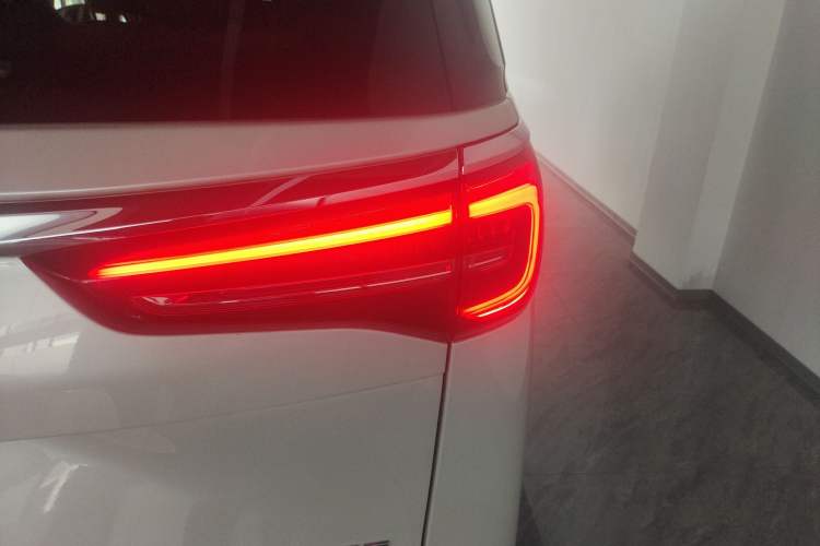 Used Buick GL8 2023 ES Lu Zun Comfort Model Exterior 3