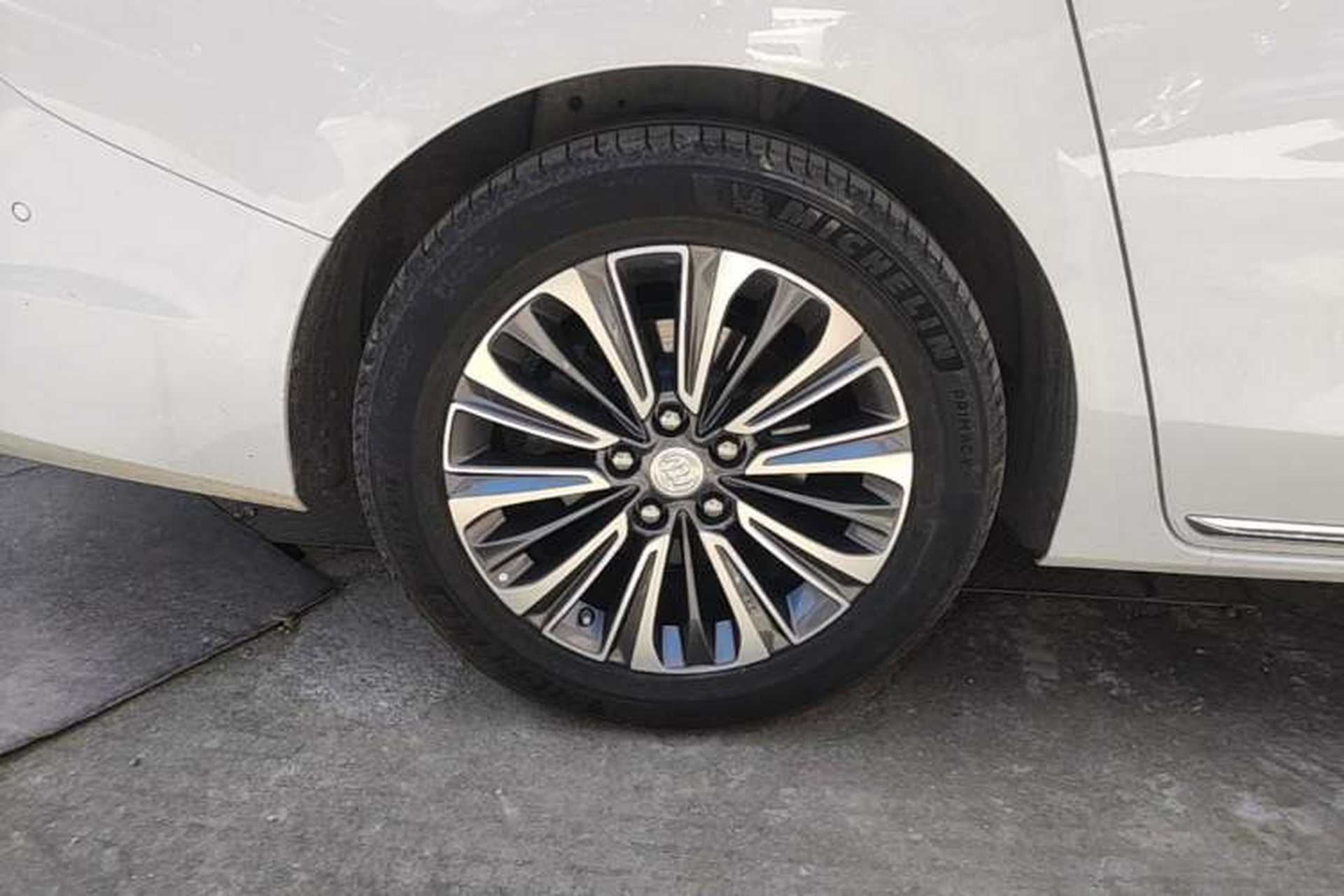 Used Buick GL8 2023 ES Lu Zun Flagship Model Exterior 3