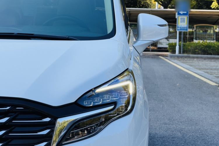 Used Buick GL8 2023 ES Lu Zun Deluxe Model Exterior 4